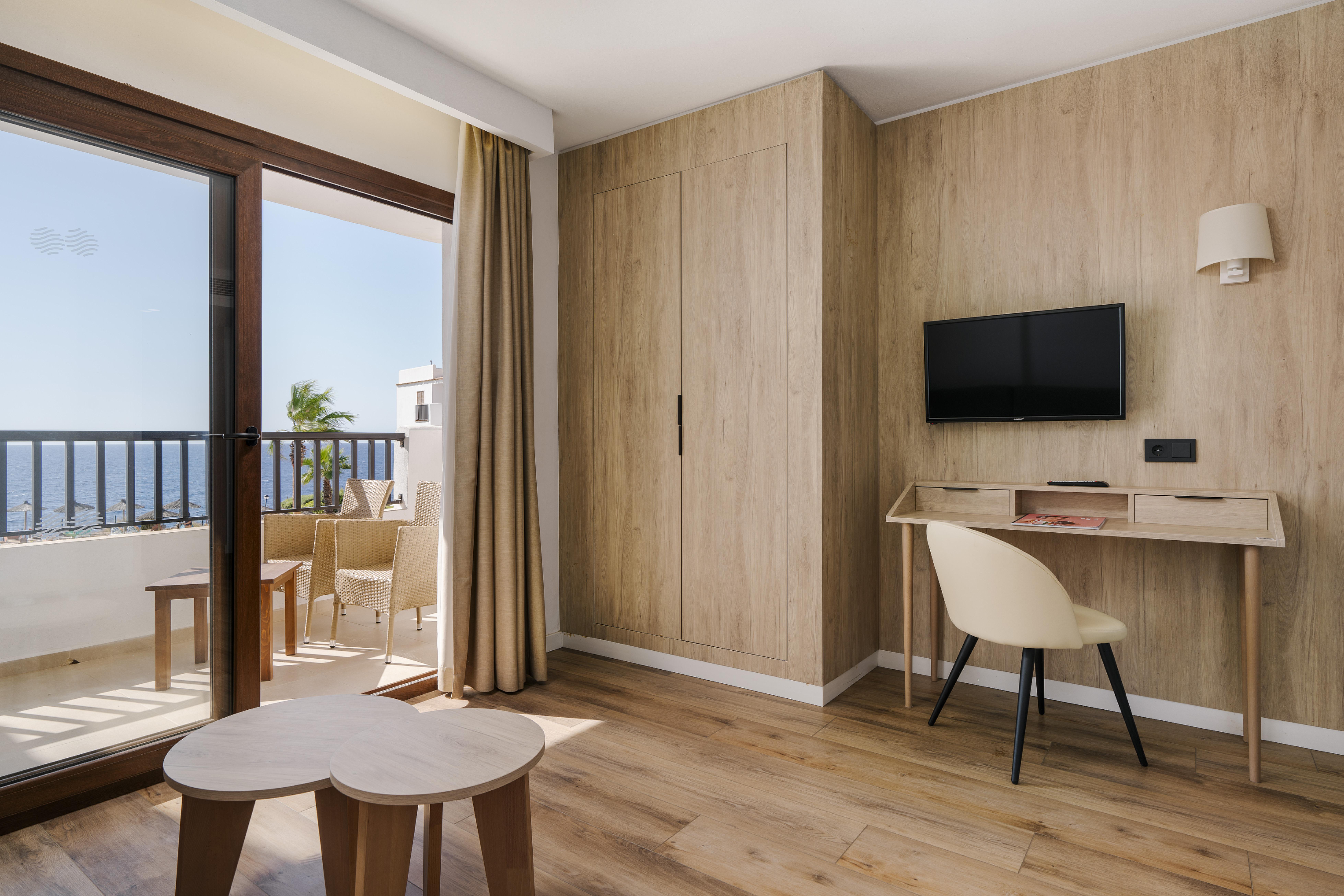 Alua Suites Las Rocas Cala D´Or Esterno foto