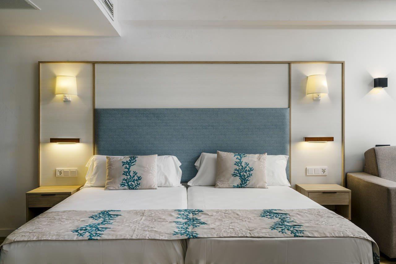 Alua Suites Las Rocas Cala D´Or Esterno foto