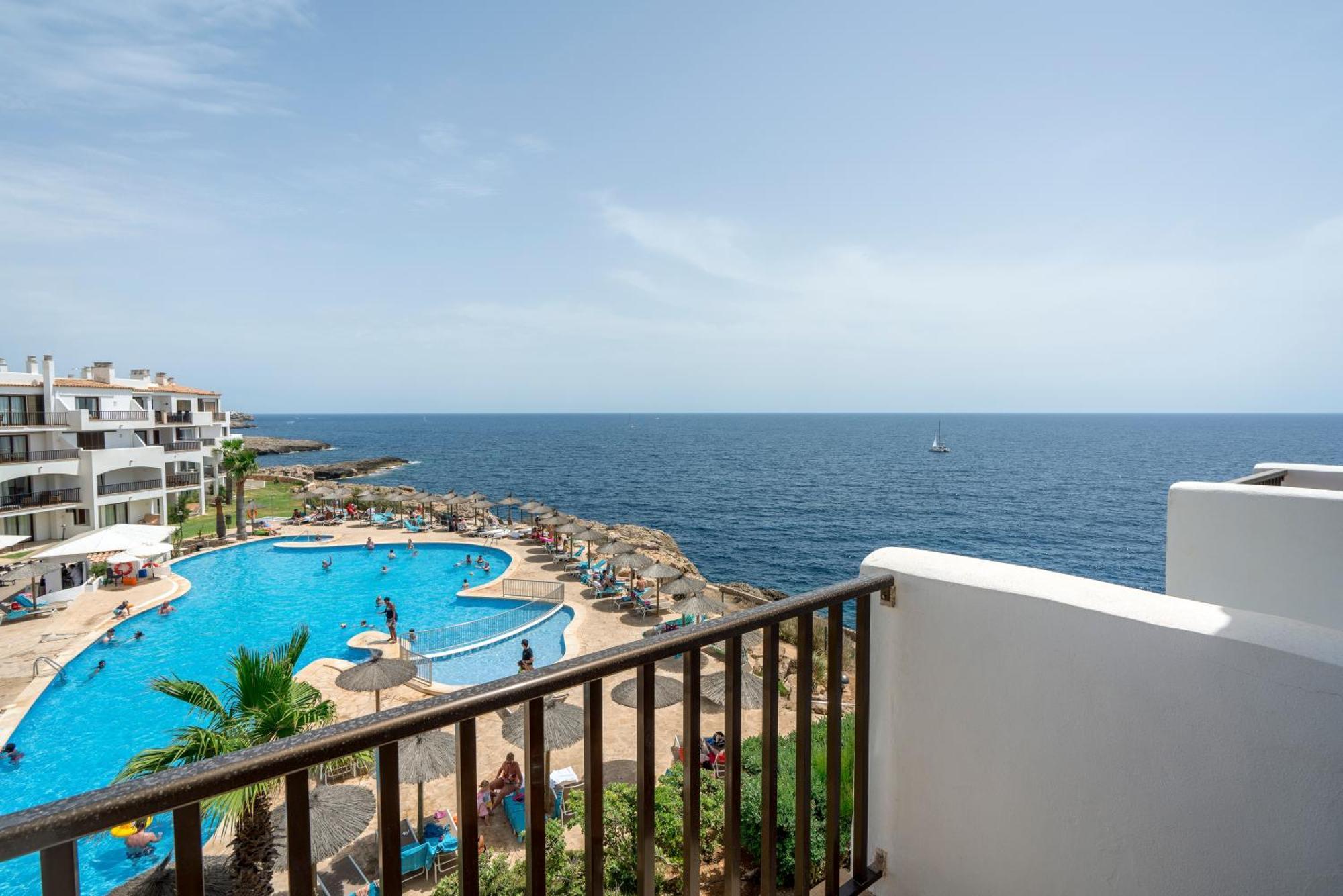 Alua Suites Las Rocas Cala D´Or Esterno foto