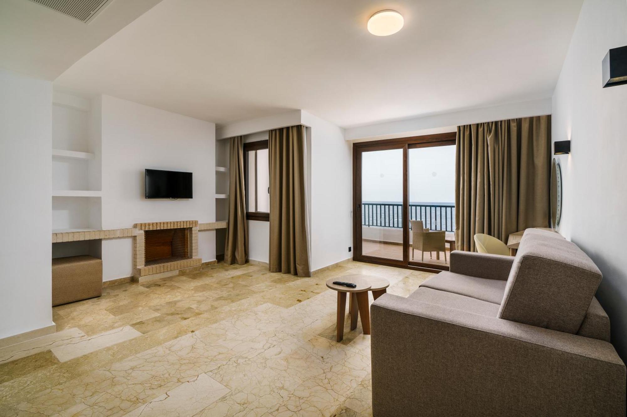 Alua Suites Las Rocas Cala D´Or Esterno foto